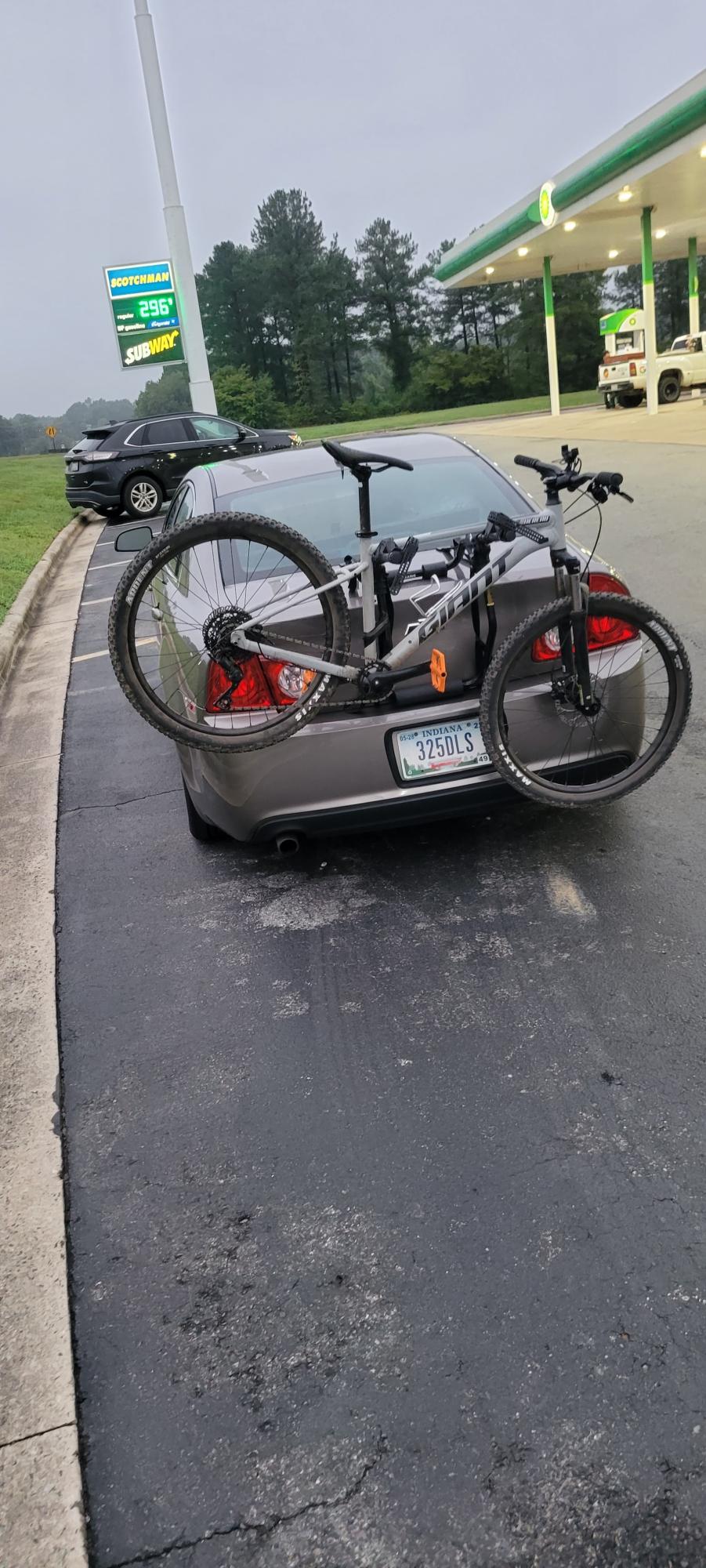 2021 Giant Talon 2 Silver, gray or bare metal