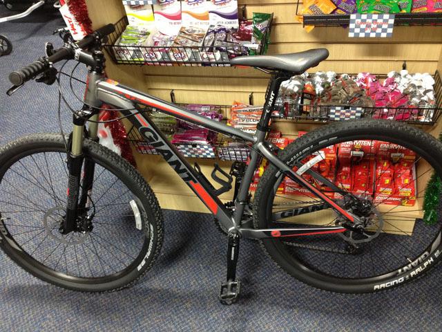 2011 Giant XtC 29er 2 Silver or Gray and Red