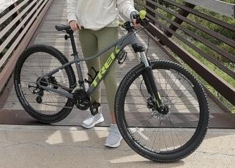 2019 Trek Marlin Silver, gray or bare metal and Yellow or Gold
