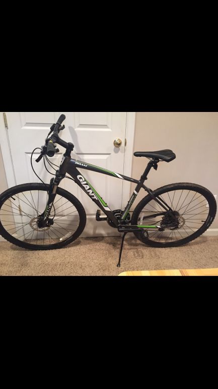 2015 Giant Roam 2 Disc Silver or Gray and Green