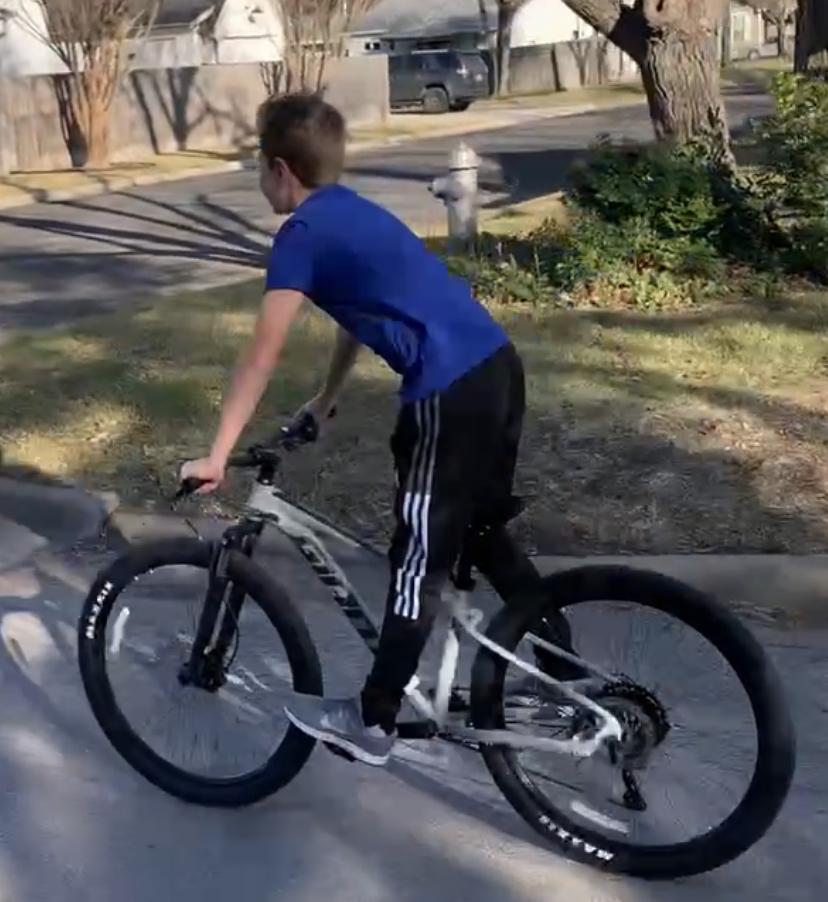 2022 Giant Talon Silver, gray or bare metal