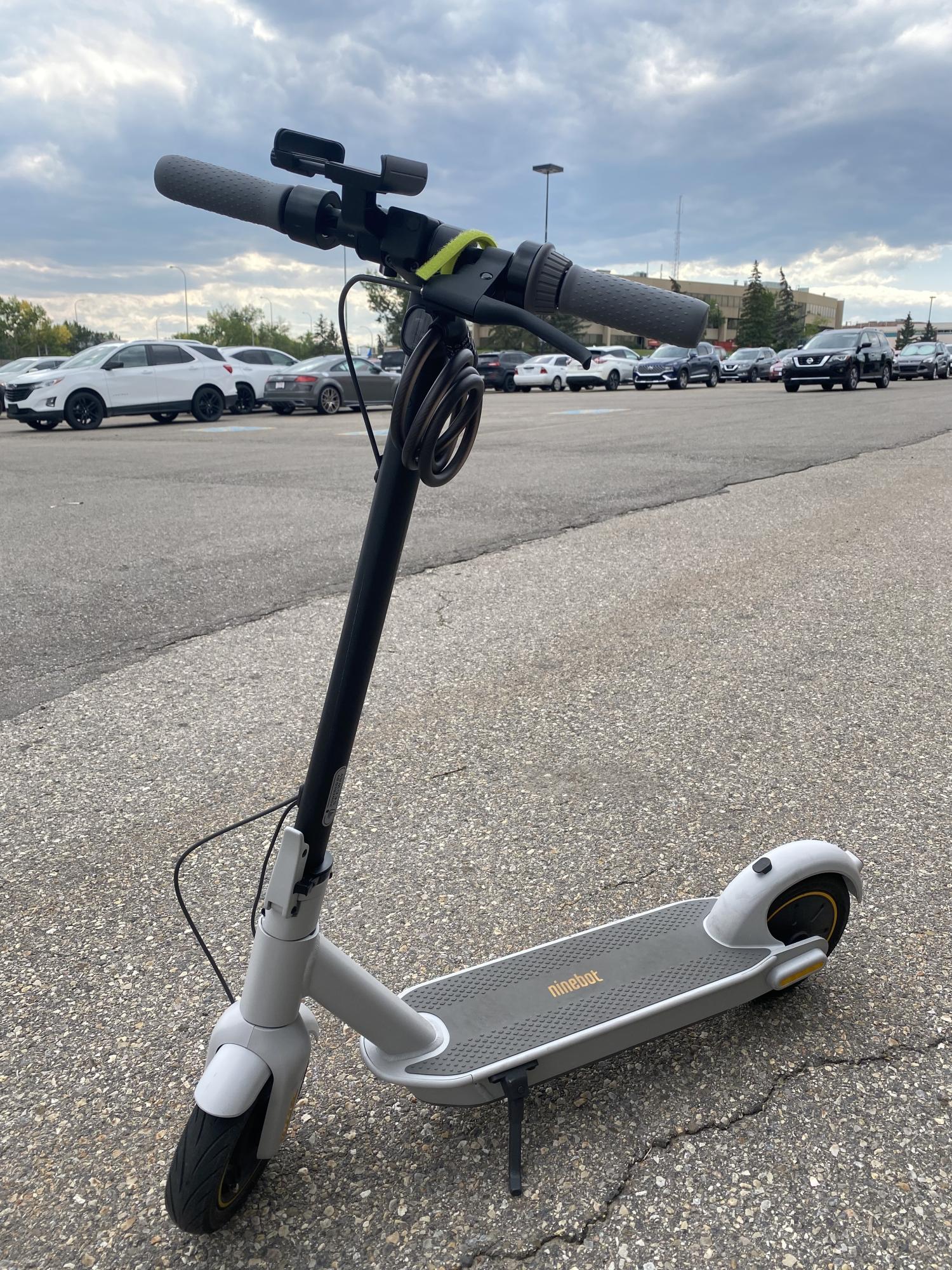 Segway Ninebot Max G30LP e-scooter Silver, gray or bare metal