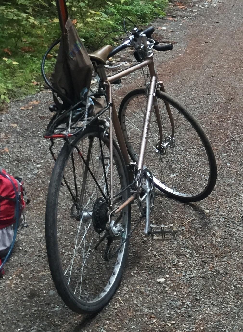 Univega road bike Yellow or Gold