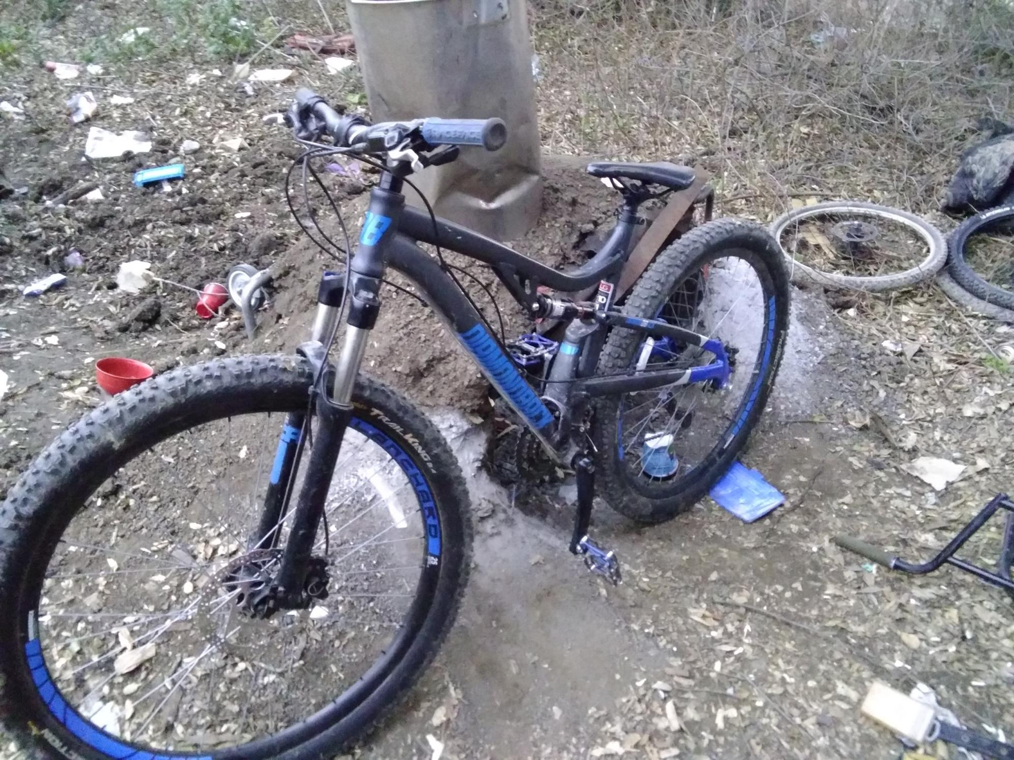 2017 Diamondback Recoil comp 29 Black and Blue