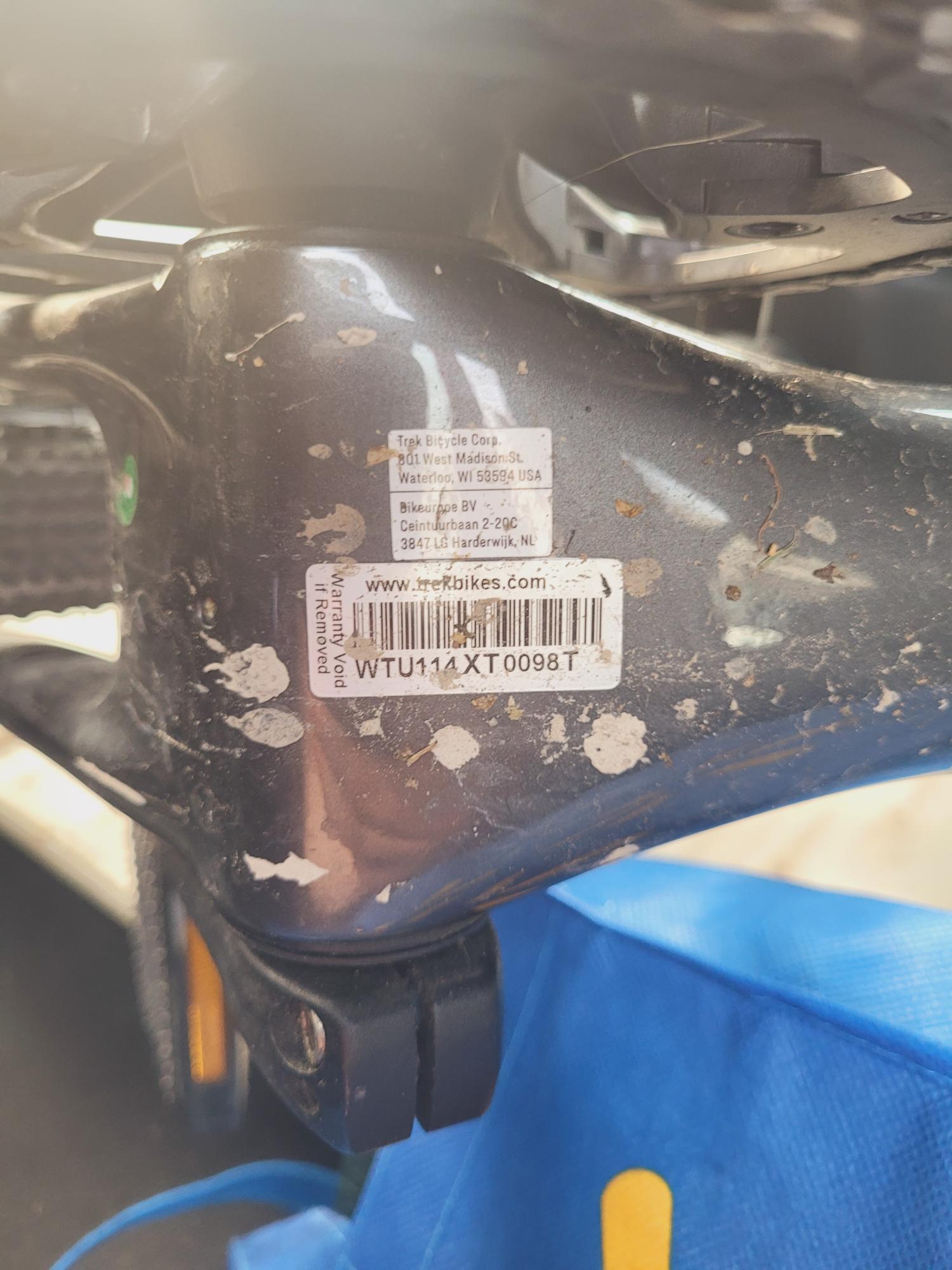 2023 Trek FX4 Silver, gray or bare metal