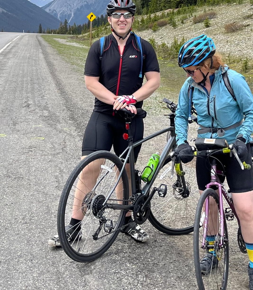 2023 Trek FX 2 DISC Silver, gray or bare metal