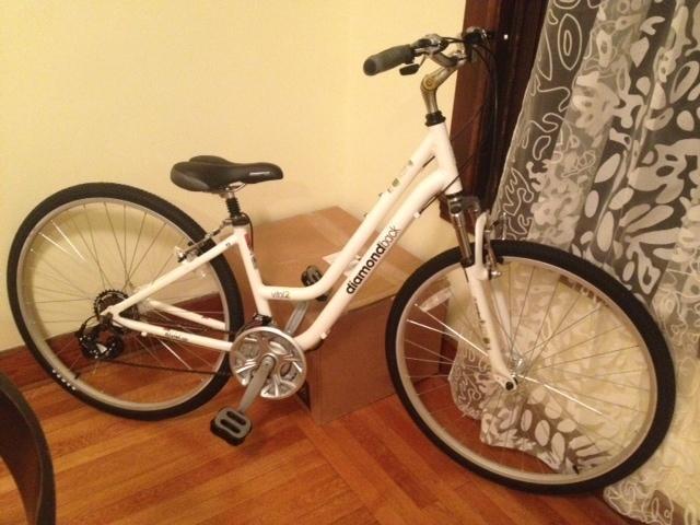2011 Diamondback Vital 2  White