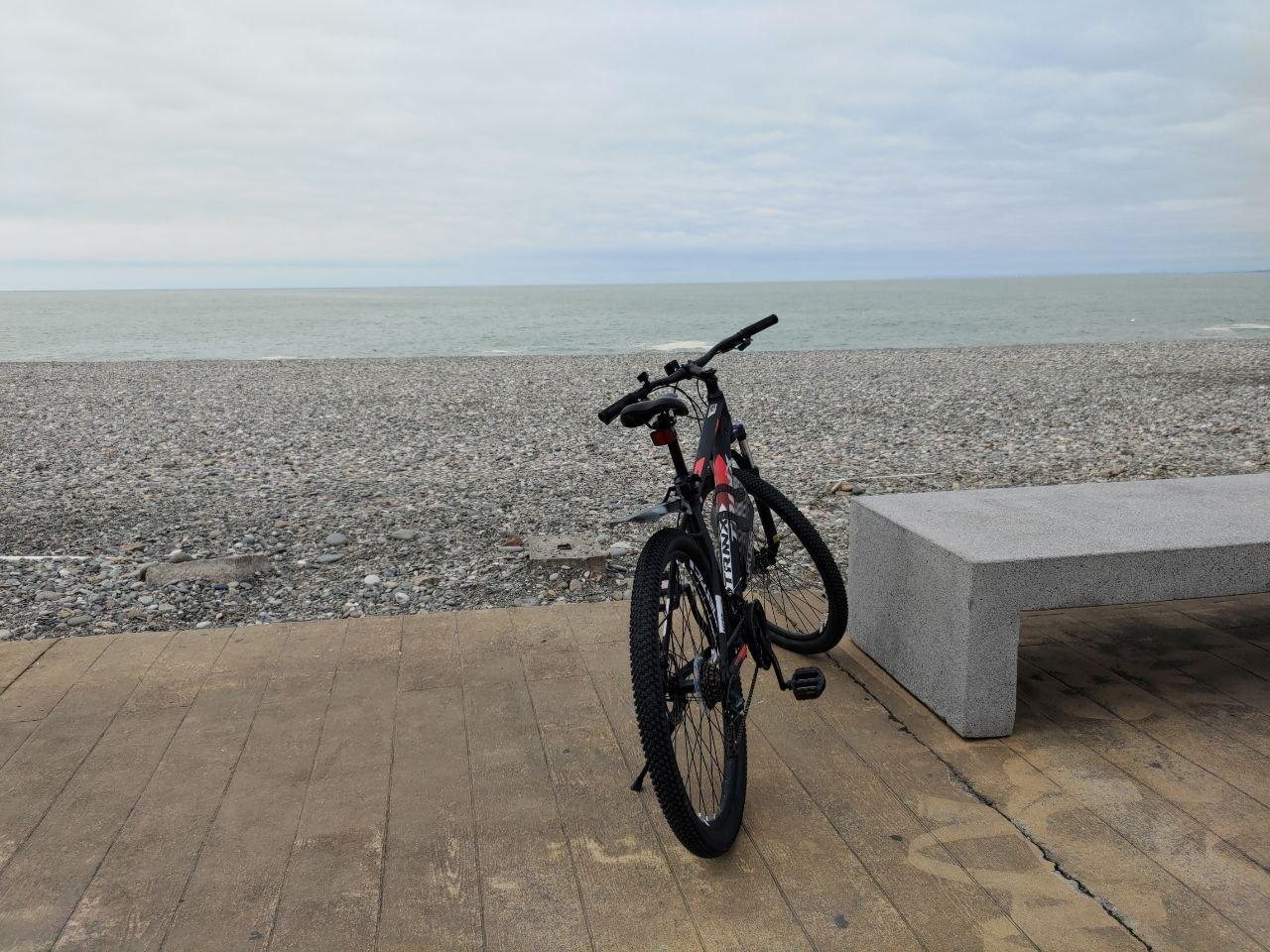 Trinx M136 Elite Black and Red