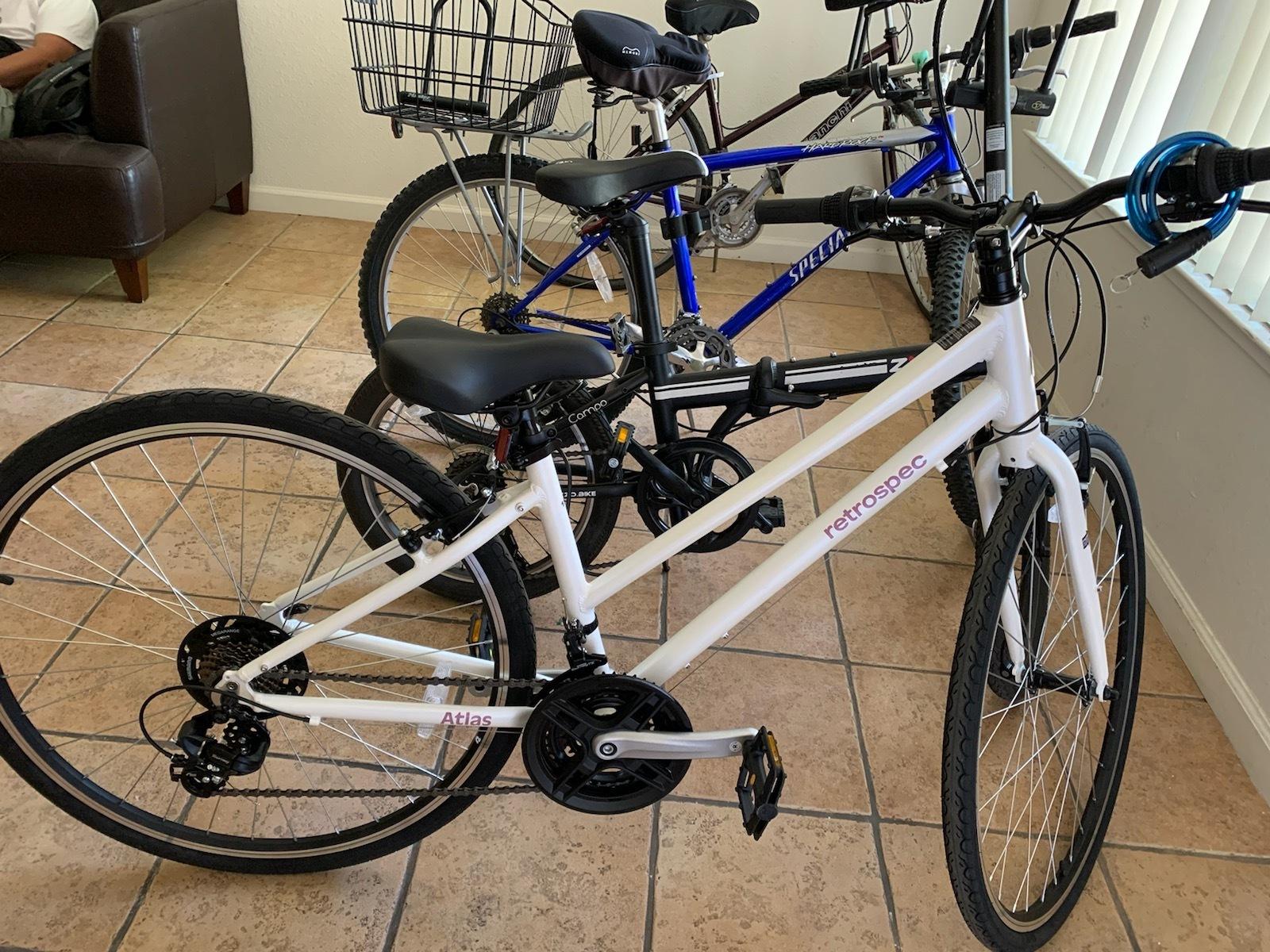 2022 Retrospec Atlas Fitness Hybrid Bike - Step Thro... White