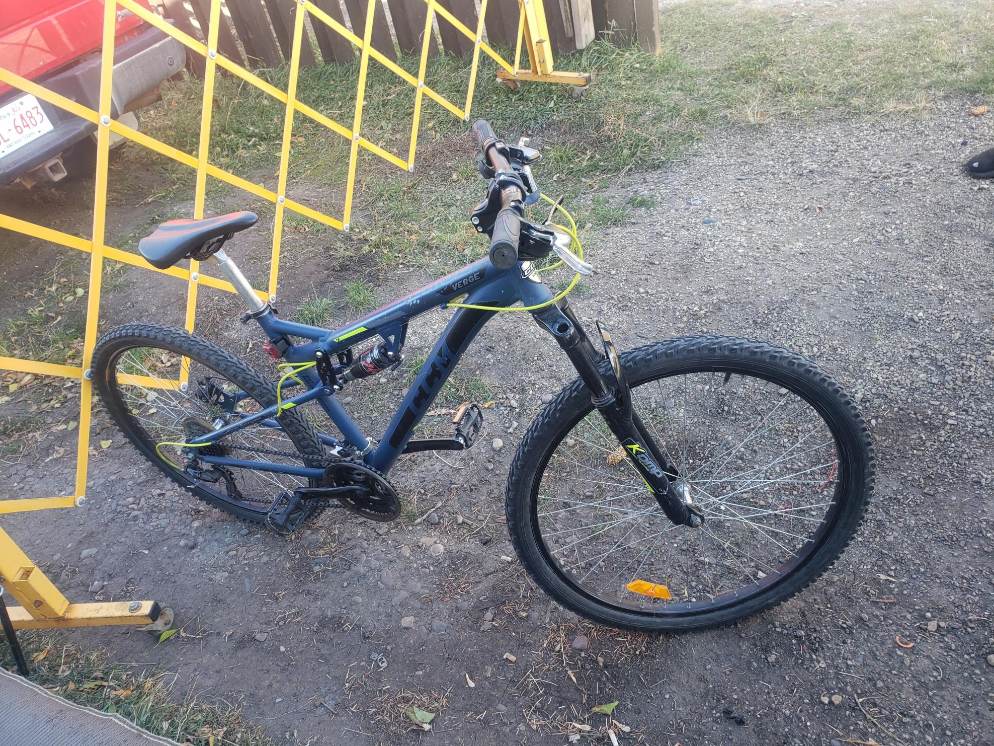 2022 CCM Full Suspention Blue and Black