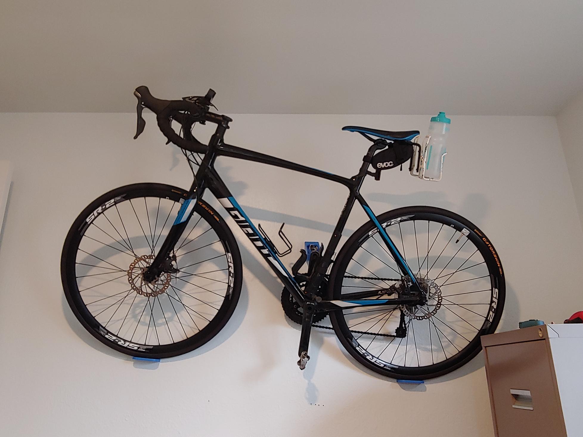 2016 Giant Contend SL2 Disc Black and Blue