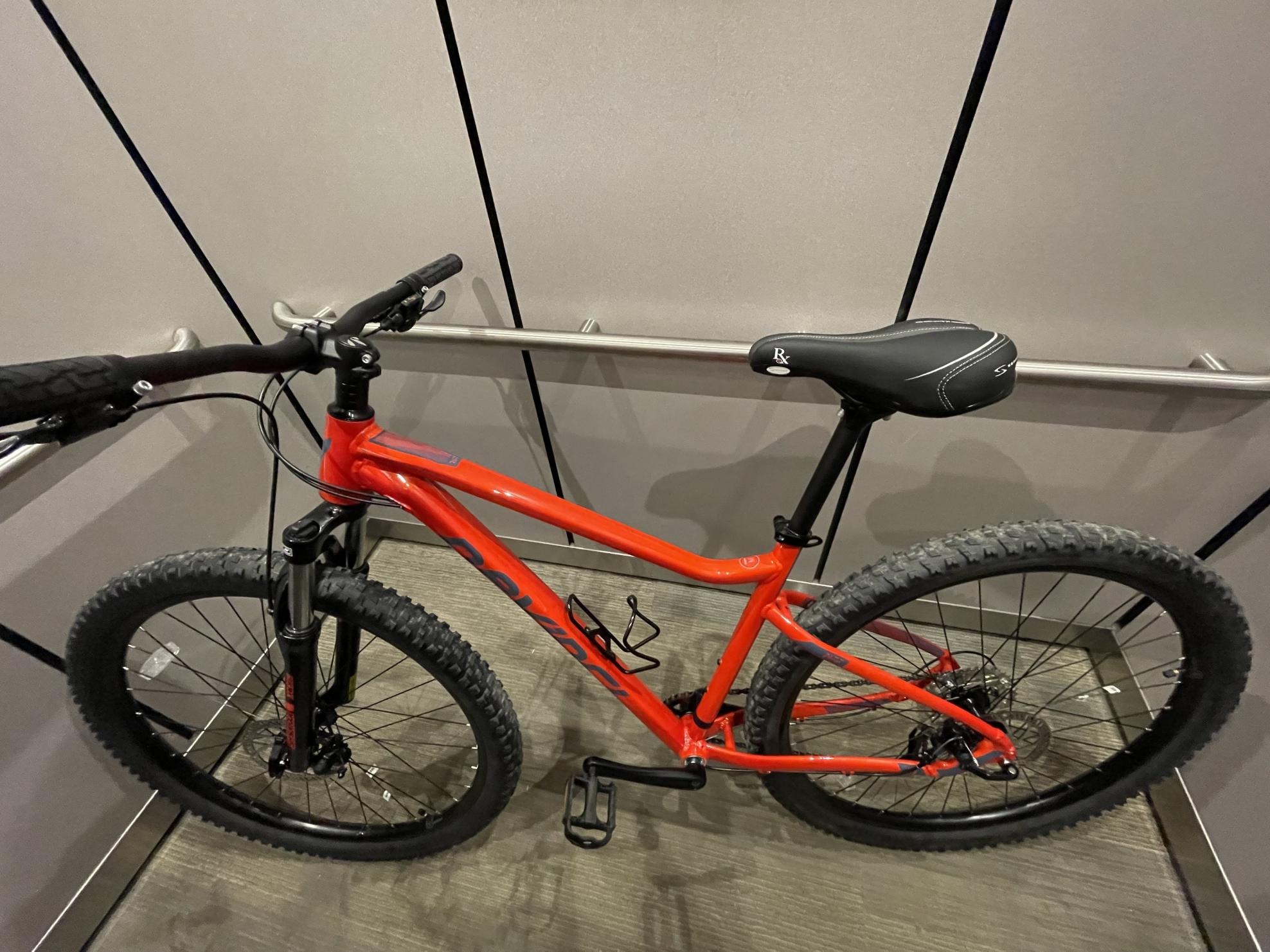 2023 Devinci Medium - Riff 8S Red