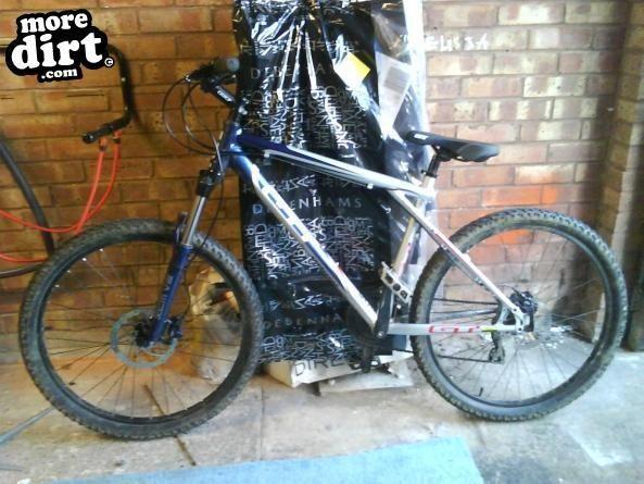 2009 GT Bicycles M1281A Silver or Gray and Blue