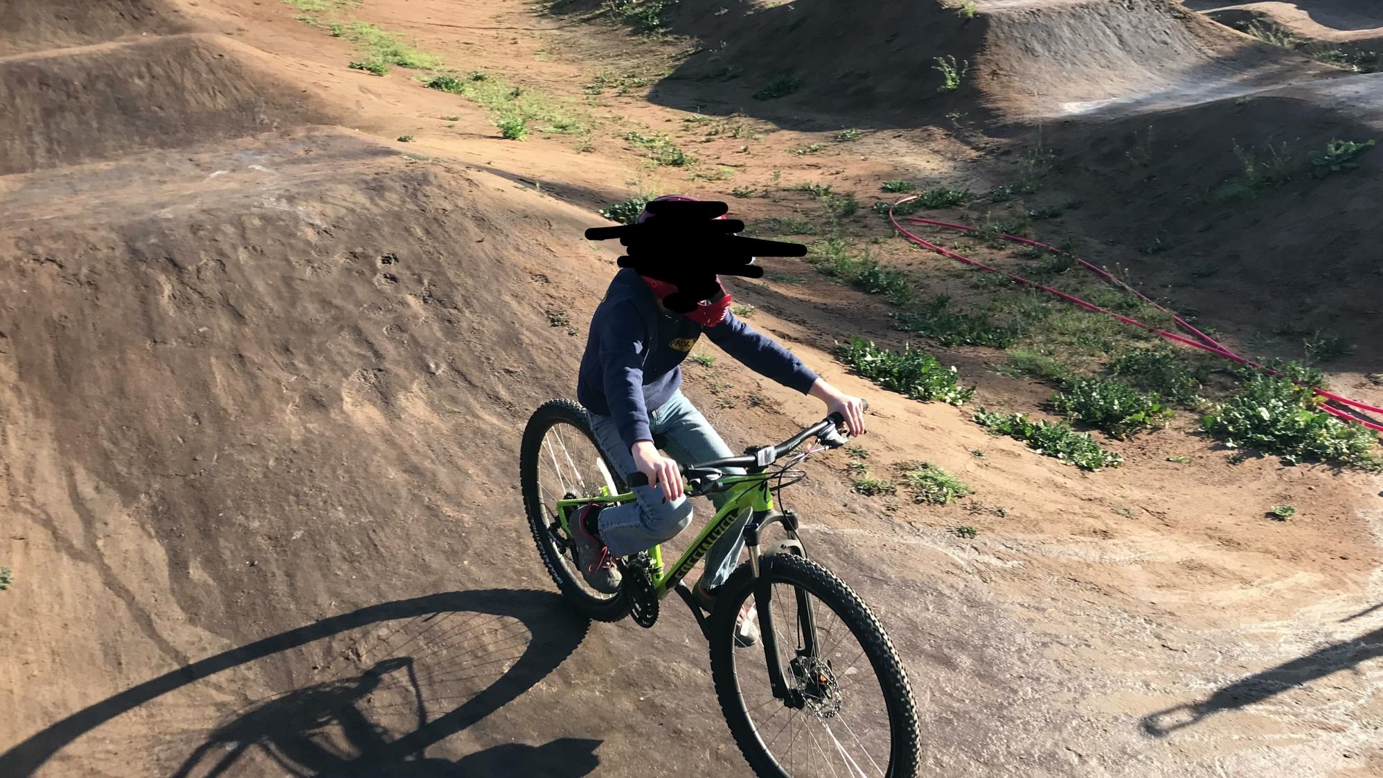 2018 Specialized Pitch Sport Black and Green