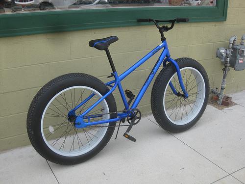 2013 Mongoose Beast  Blue