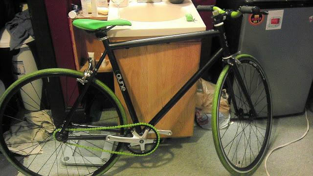 Cayne Uno  Black and Green