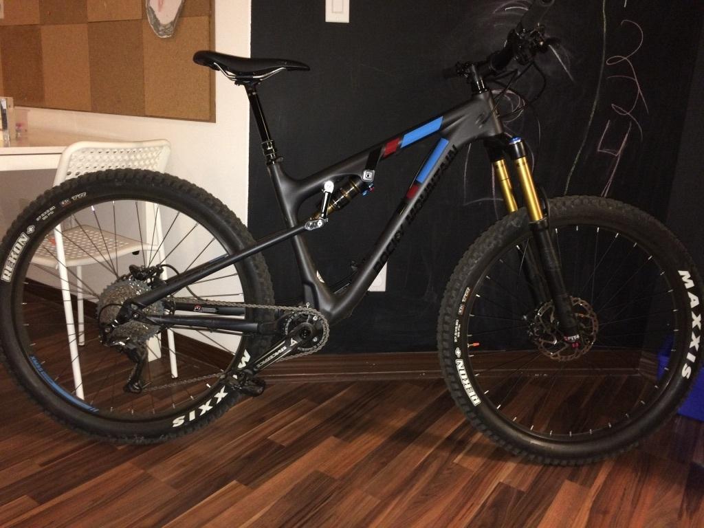 2017 Rocky Mountain Bicycles Pipeline Black