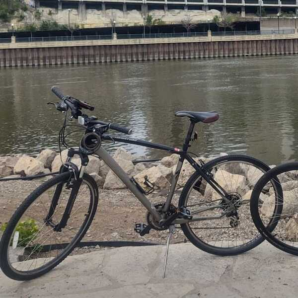 2010 Specialized Crosstrail 29er Black and Silver, gray or bare metal