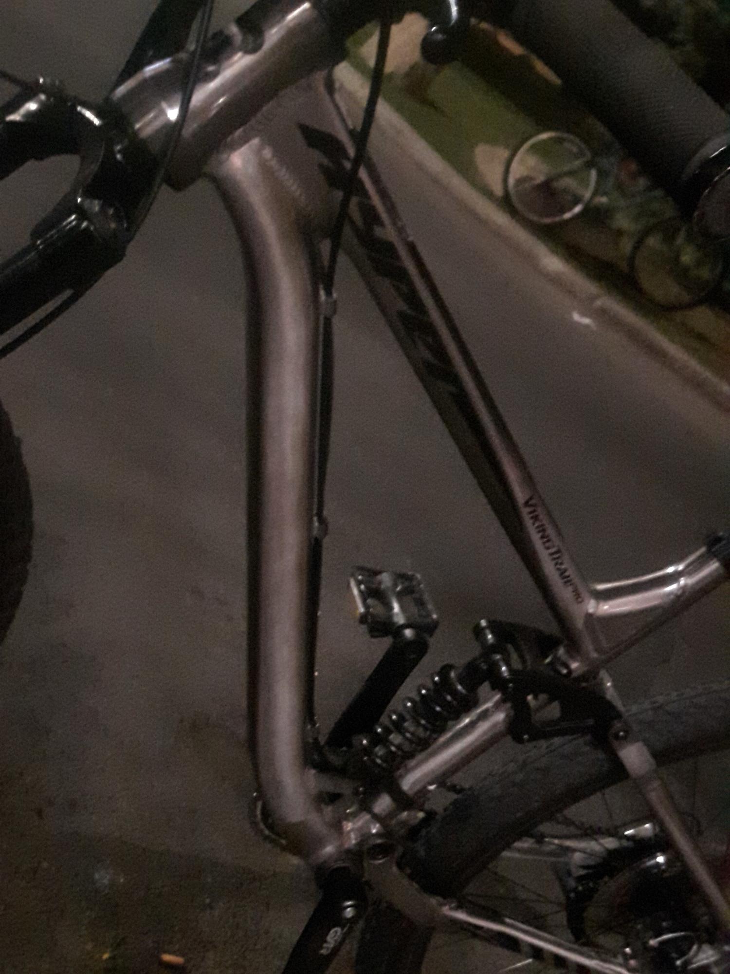 Hyper Viking trail pro Silver, gray or bare metal
