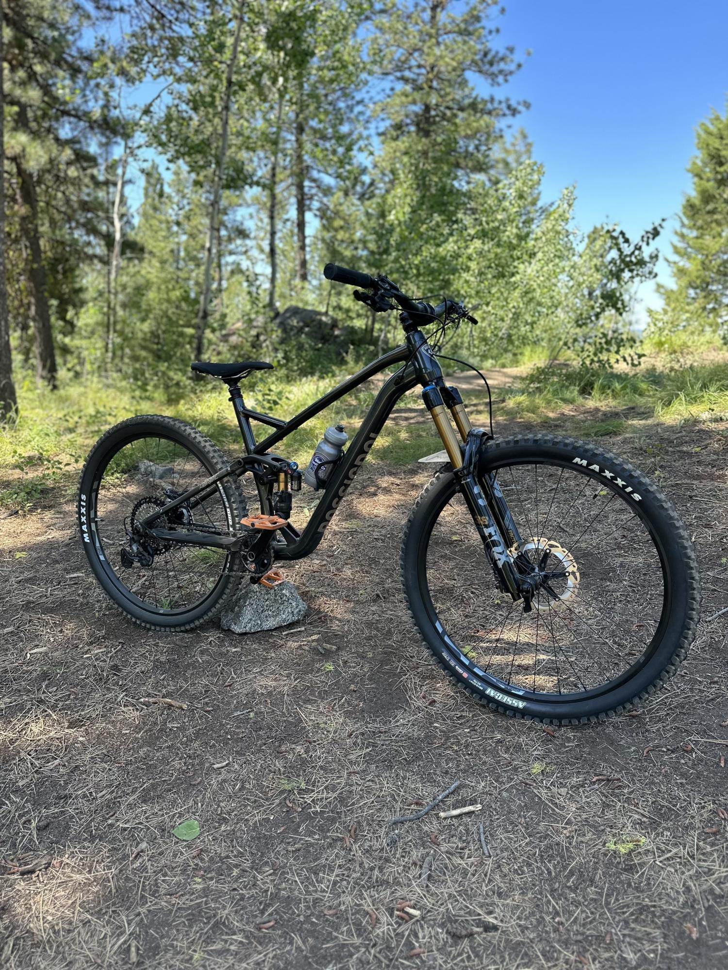 2022 Rossignol Heretic XT Black and Yellow or Gold