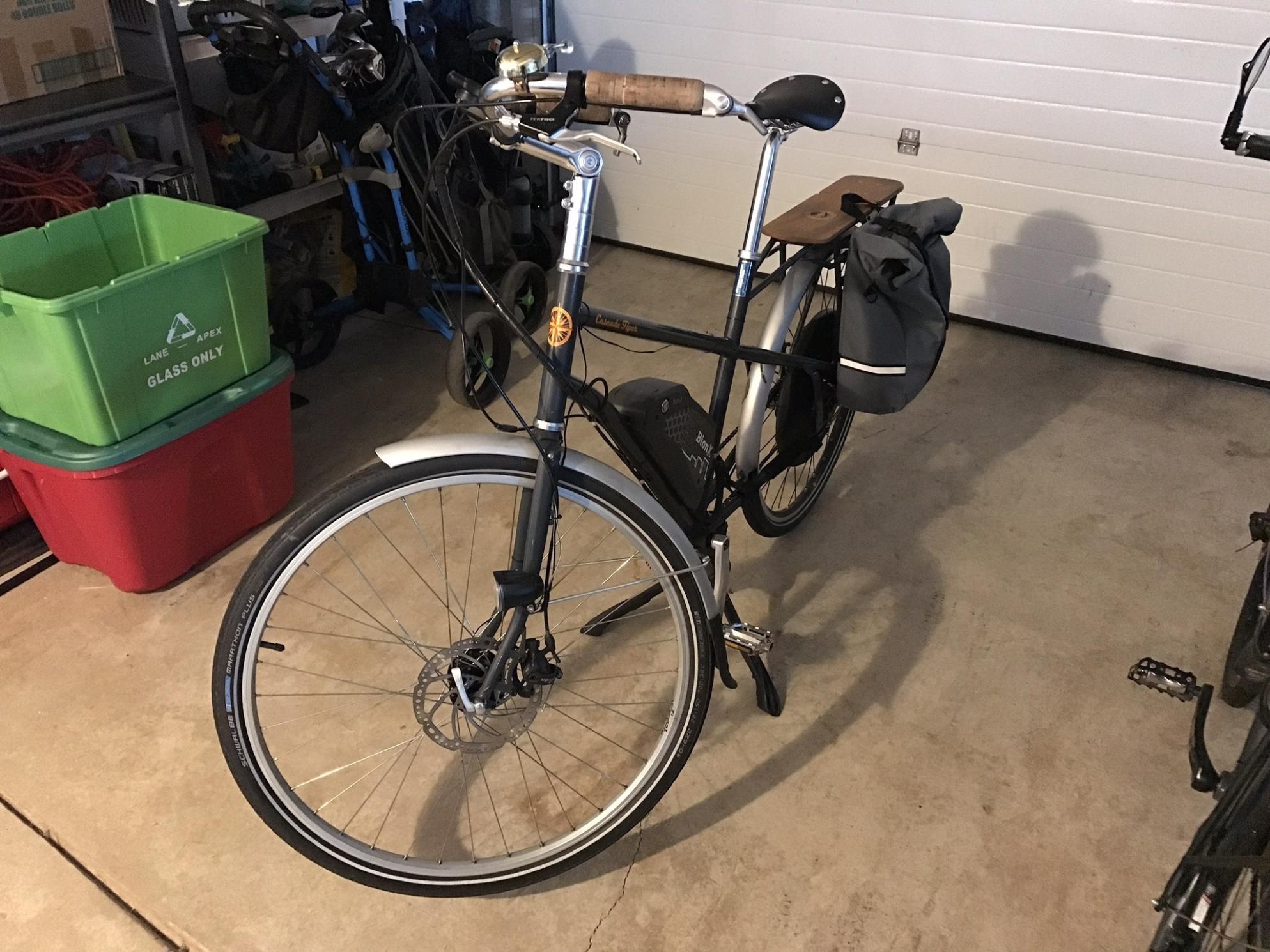 Kinn Cascade Flyer Silver, gray or bare metal