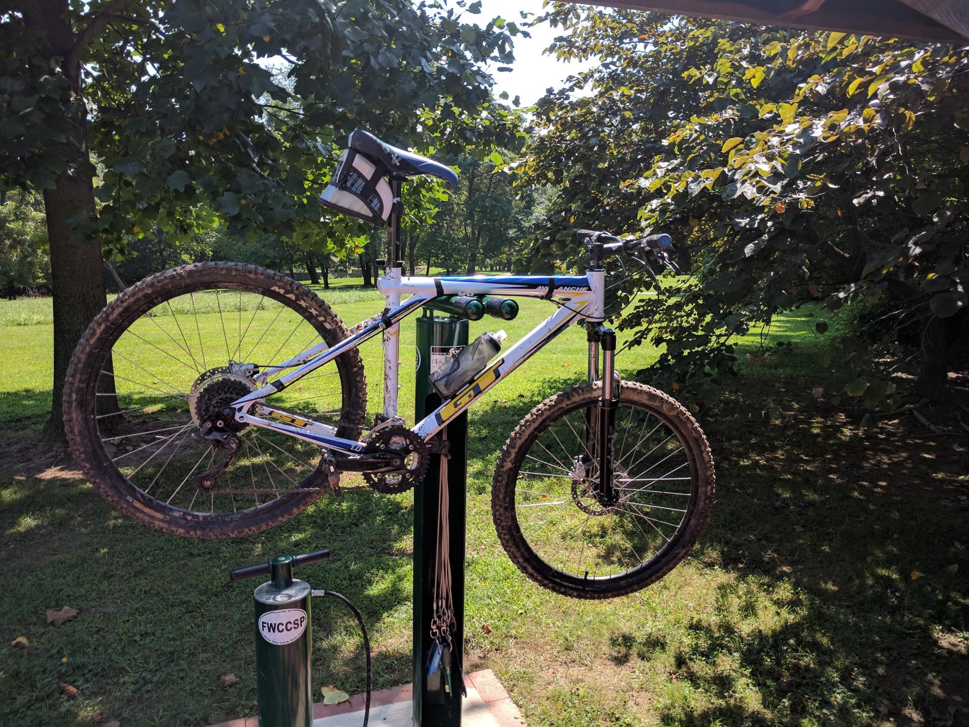 2011 GT Bicycles Aggressor 1.0 White