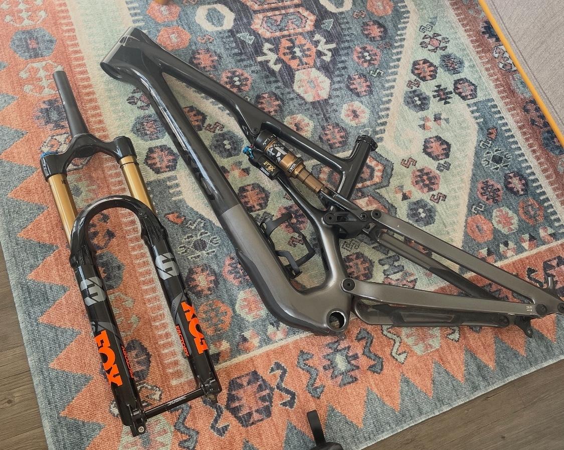 2023 Specialized Stumpjumper Evo S-Works Silver, gray or bare metal and Black