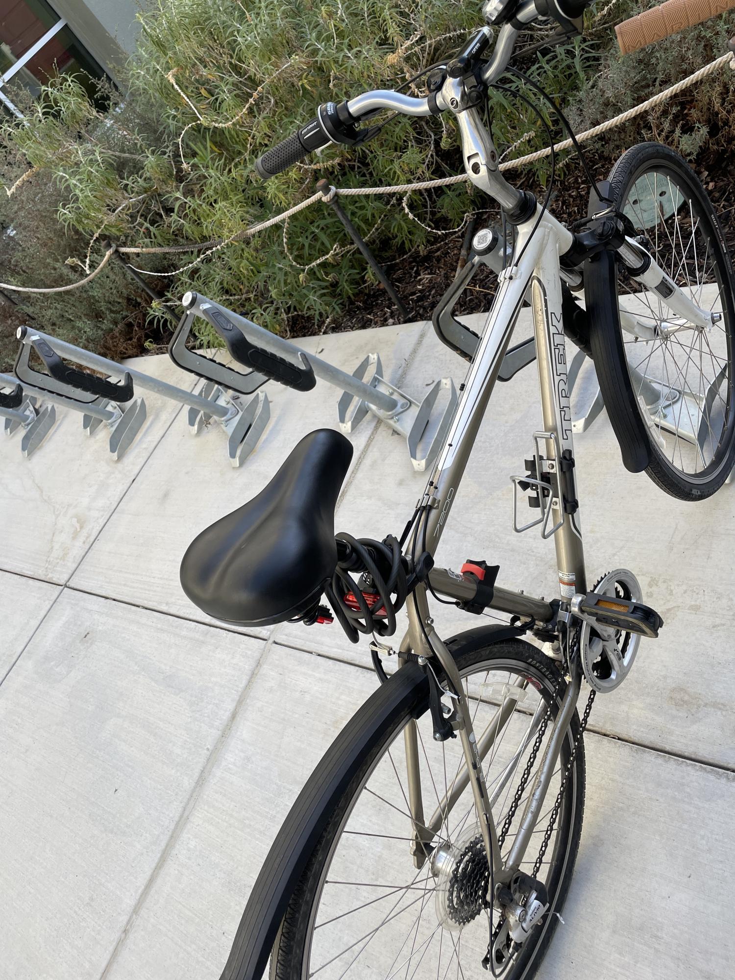 Trek 7200 Silver, gray or bare metal