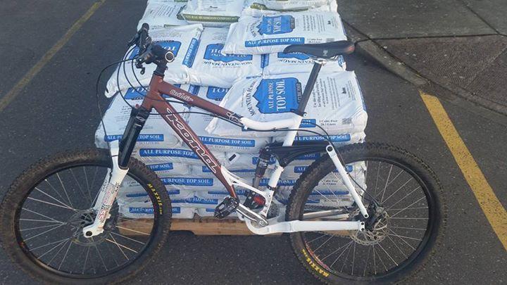 2008 Kona Coilair White and Brown