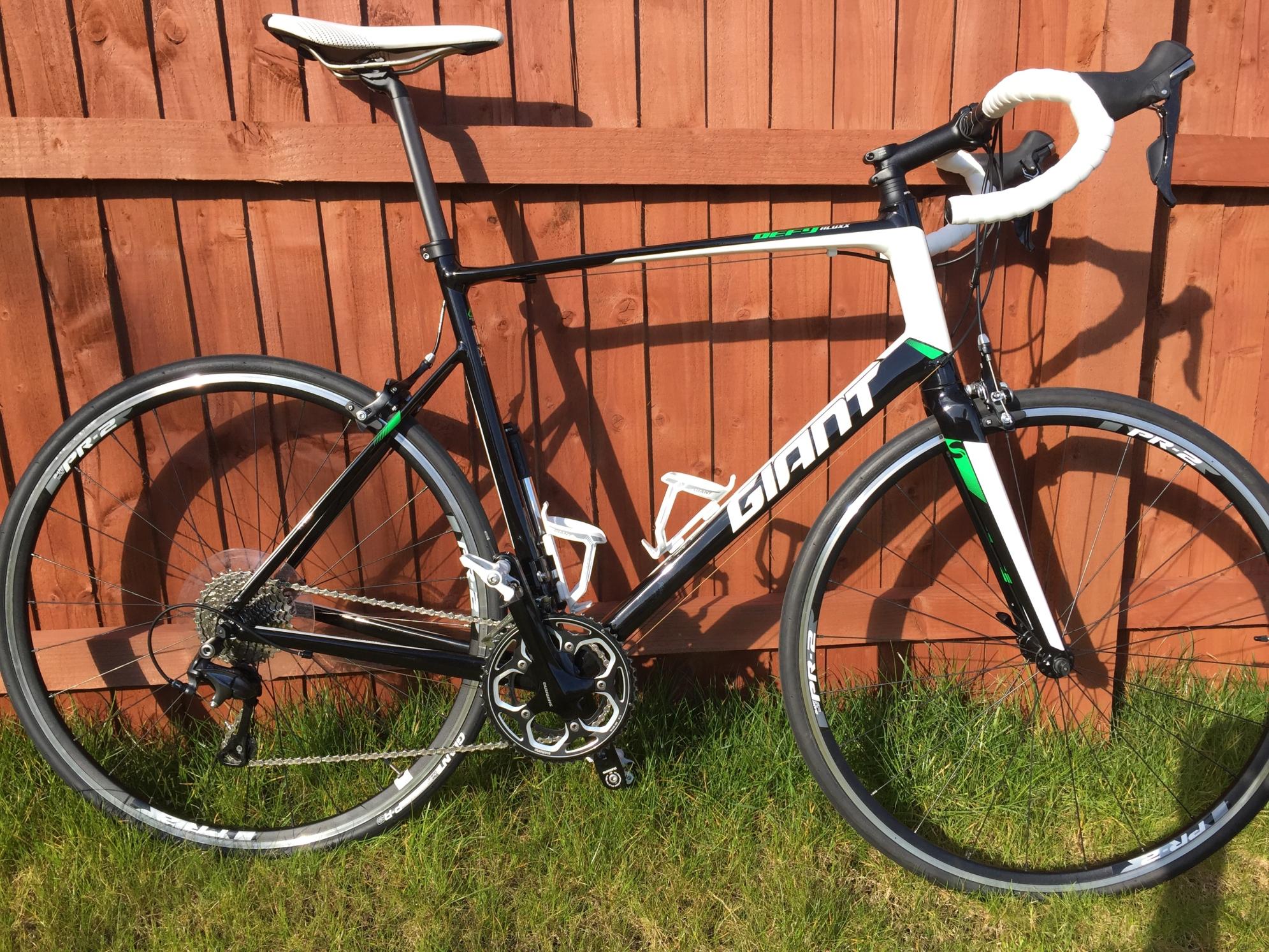2015 Giant Defy 0 Black, White, and Green