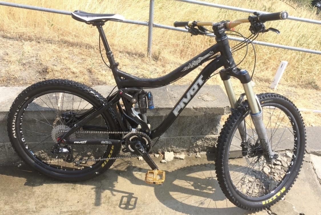 2010 Pivot Firebird Black