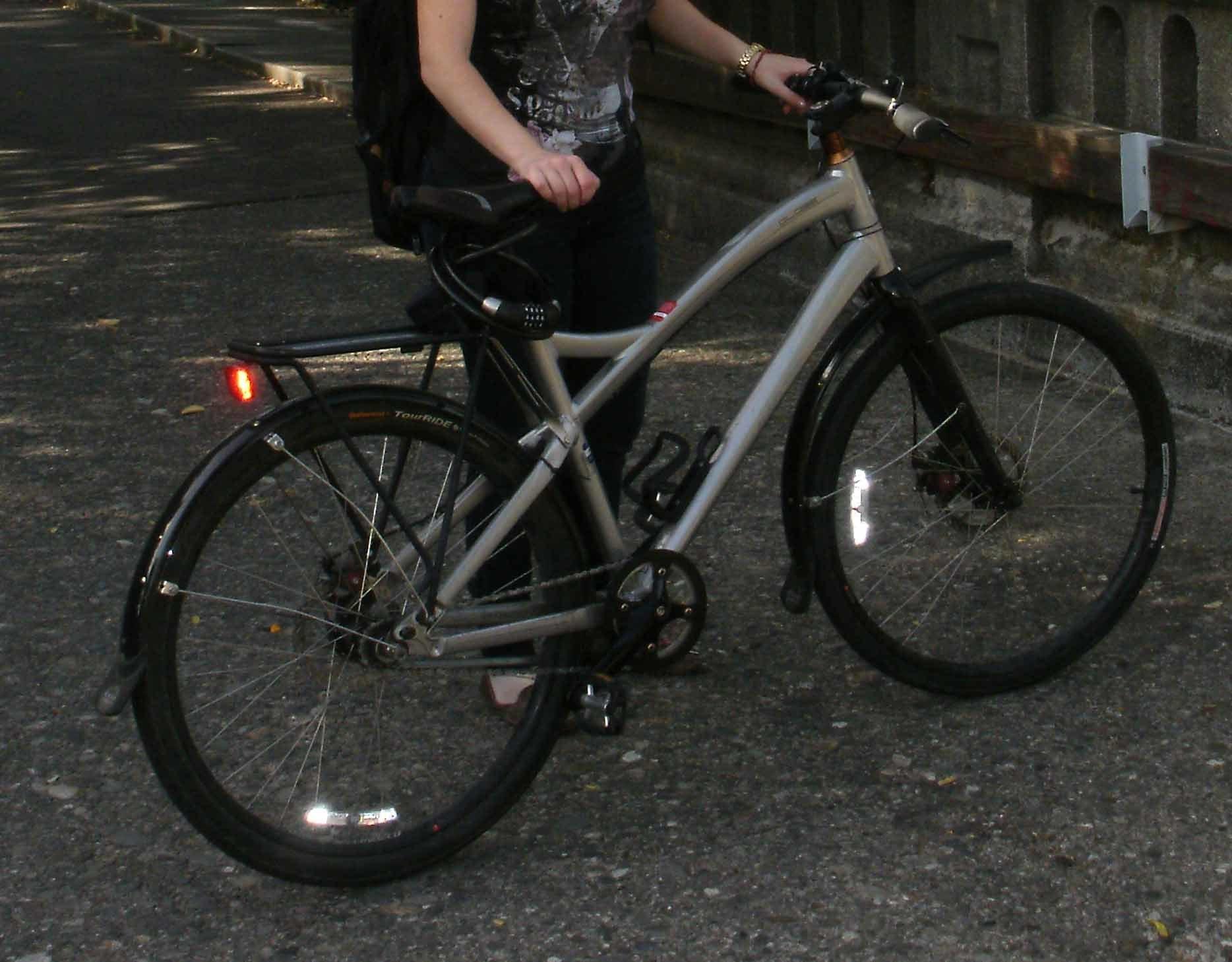 2009 Globe SAN FRANCISCO 1 Silver or Gray