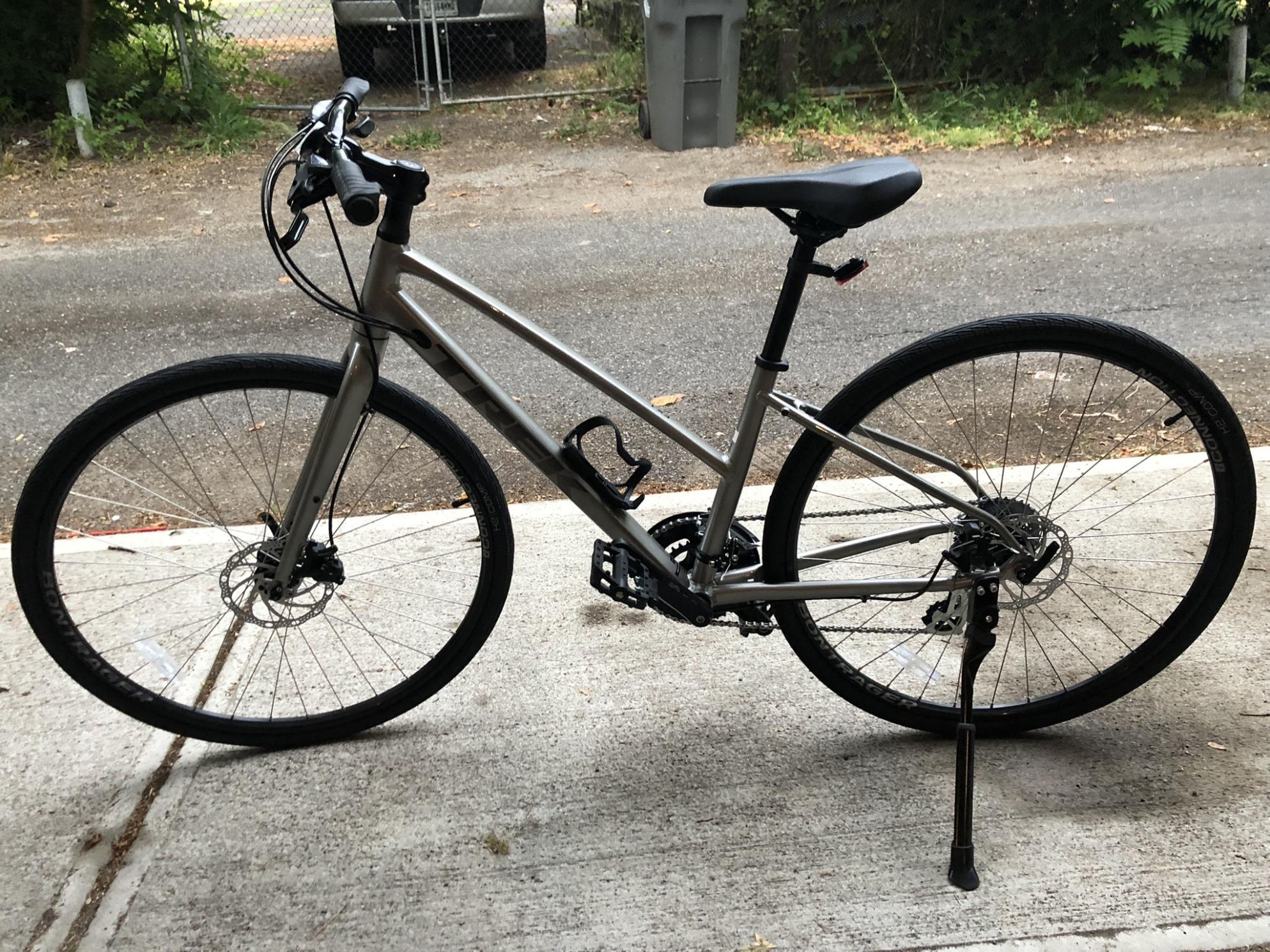 2022 Trek FX Silver, gray or bare metal