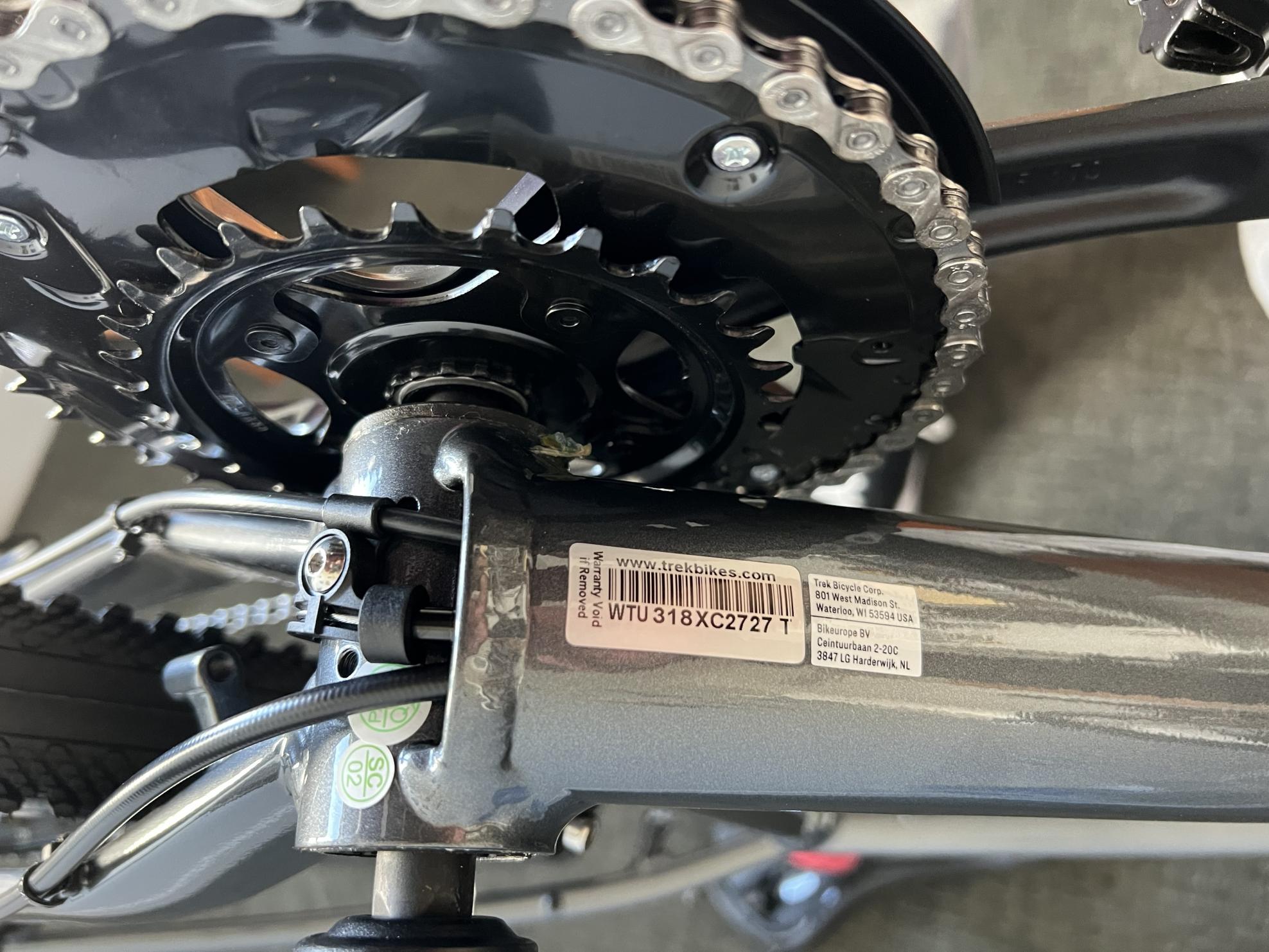 2023 Trek Dual Sport 2 Silver, gray or bare metal