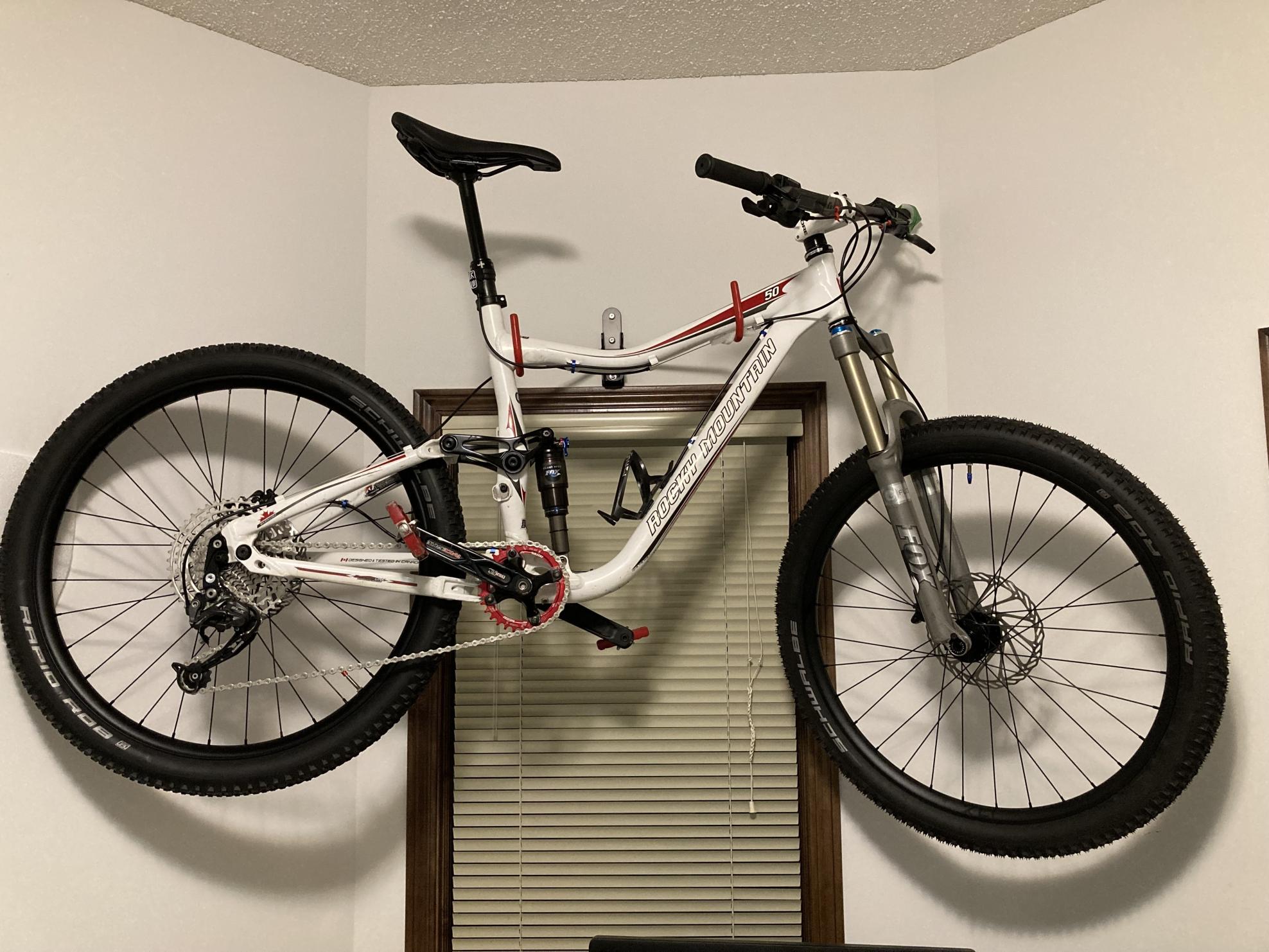 2012 Rocky Mountain Bicycles Altitude 50 White