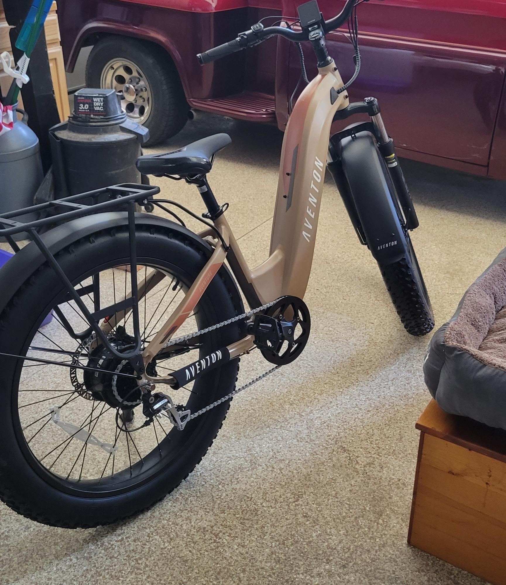 2022 Aventón Aventure Green