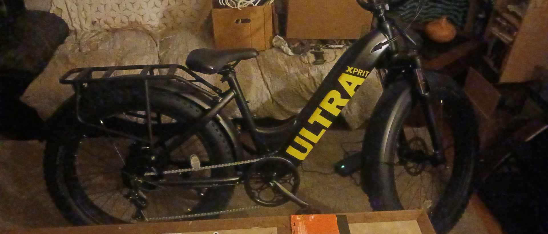 XPRIT URBAN ULTRA E-BIKE XPRIT URBAN ULTRA E-BIKE Black and Yellow or Gold