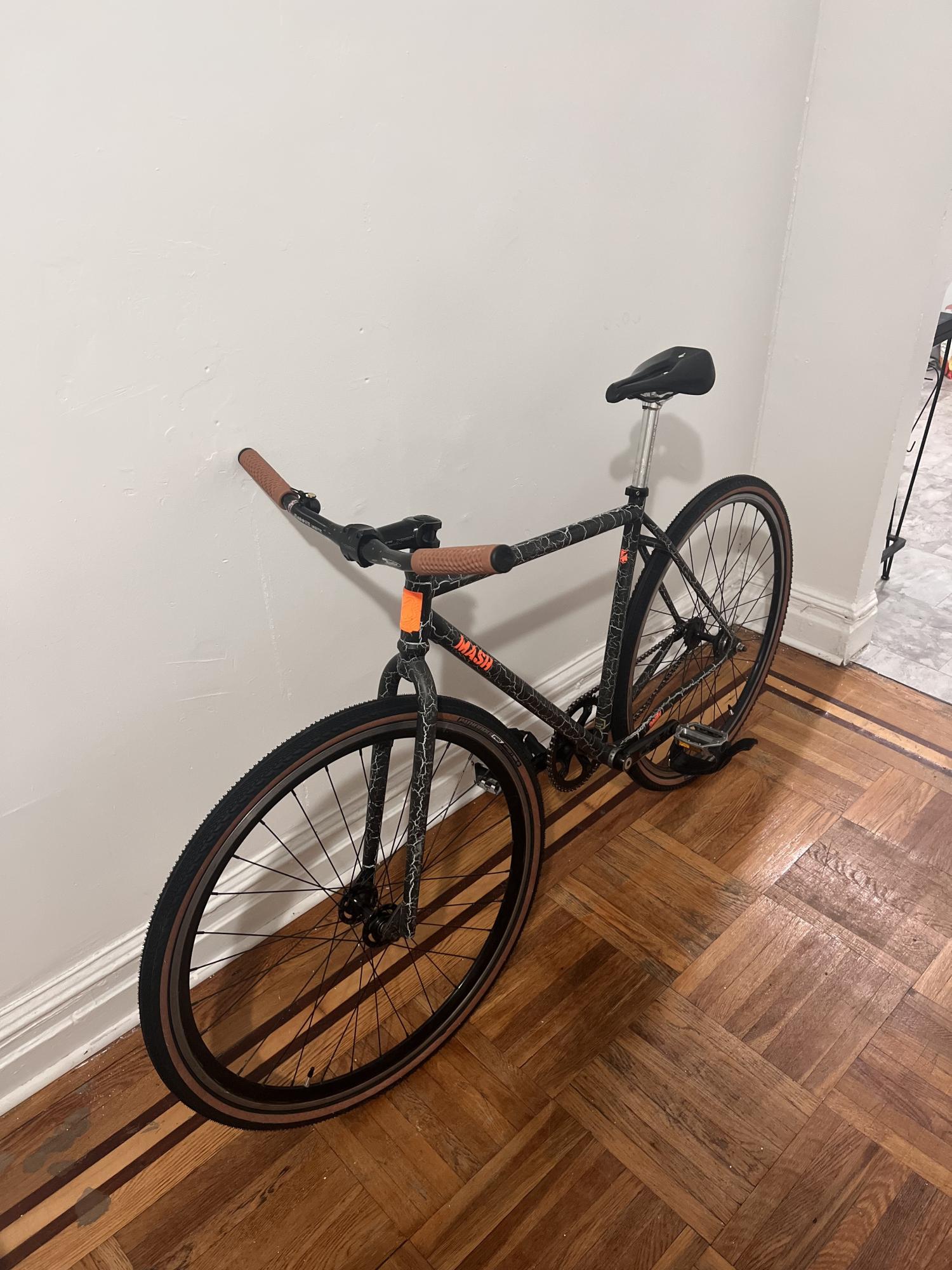 2022 MASH Reyes STEEL Sscx model Black, Orange, and White