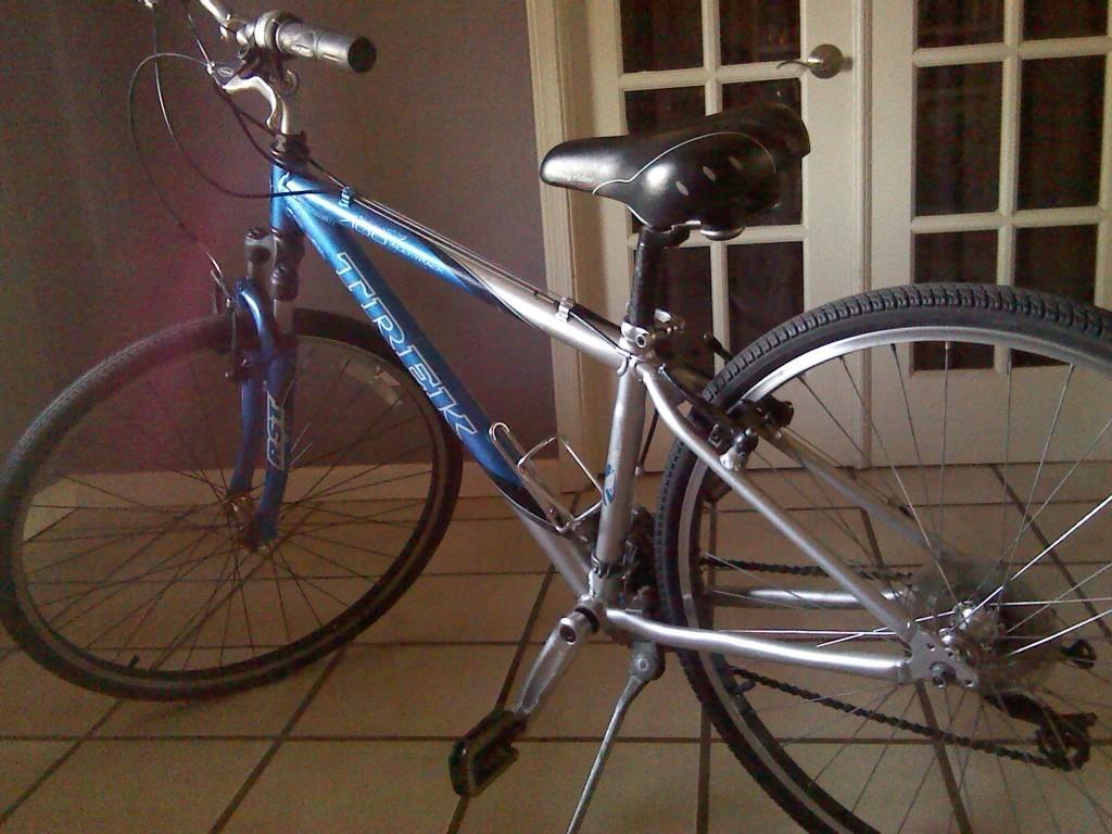 2007 Trek 7100 Blue and Silver or Gray