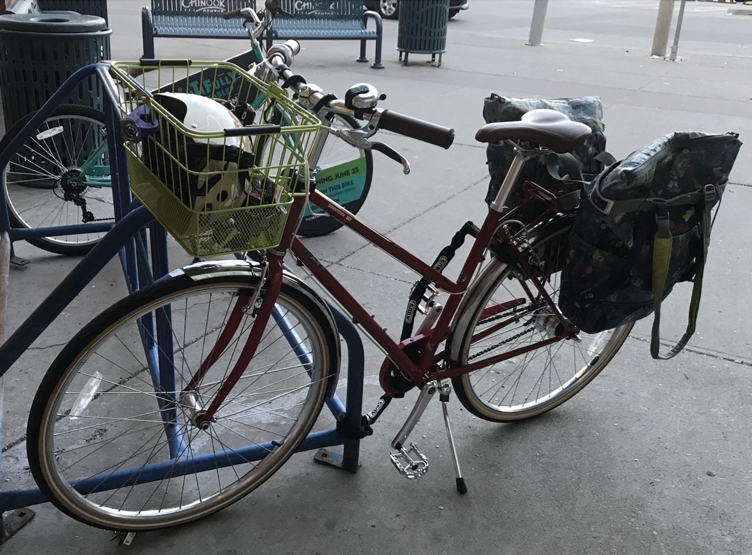 2018 Breezer Breezer Downtown 7i StepThru Red