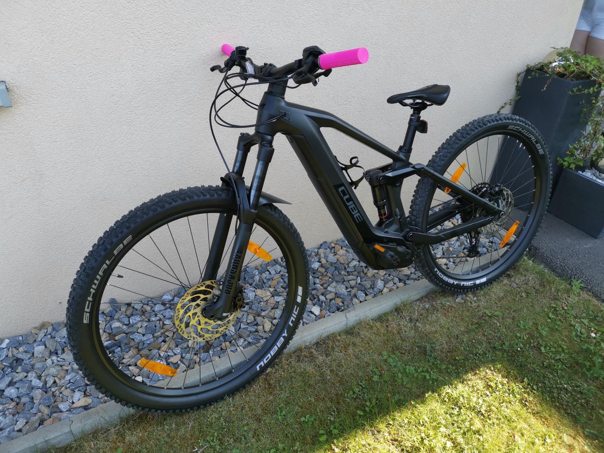 2021 Cube Black