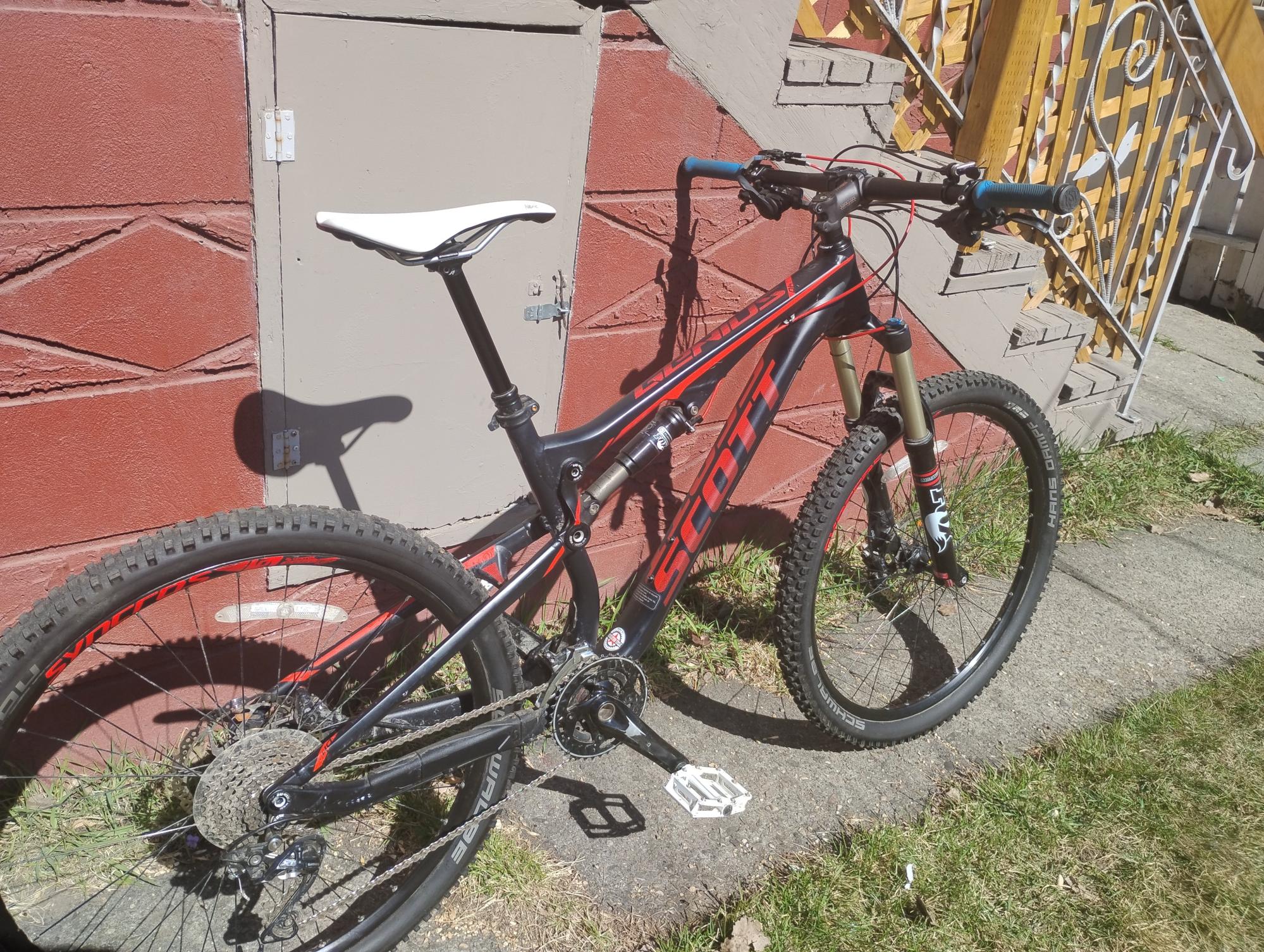 2018 SCOTT Genius Black and Red