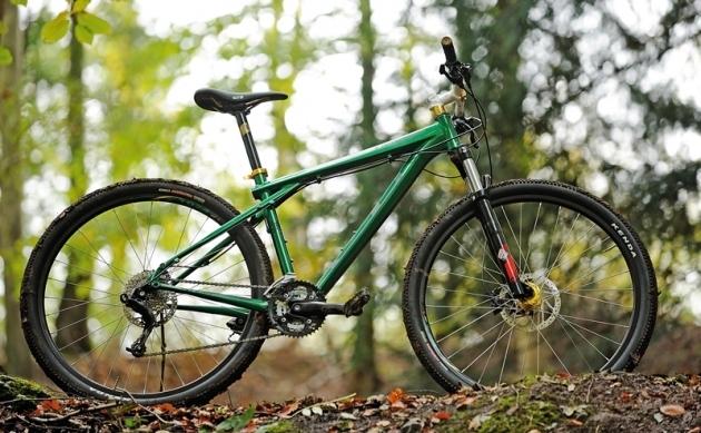 2011 GT Bicycles 29 M Karakoram 1.0 M Green and Yellow or Gold