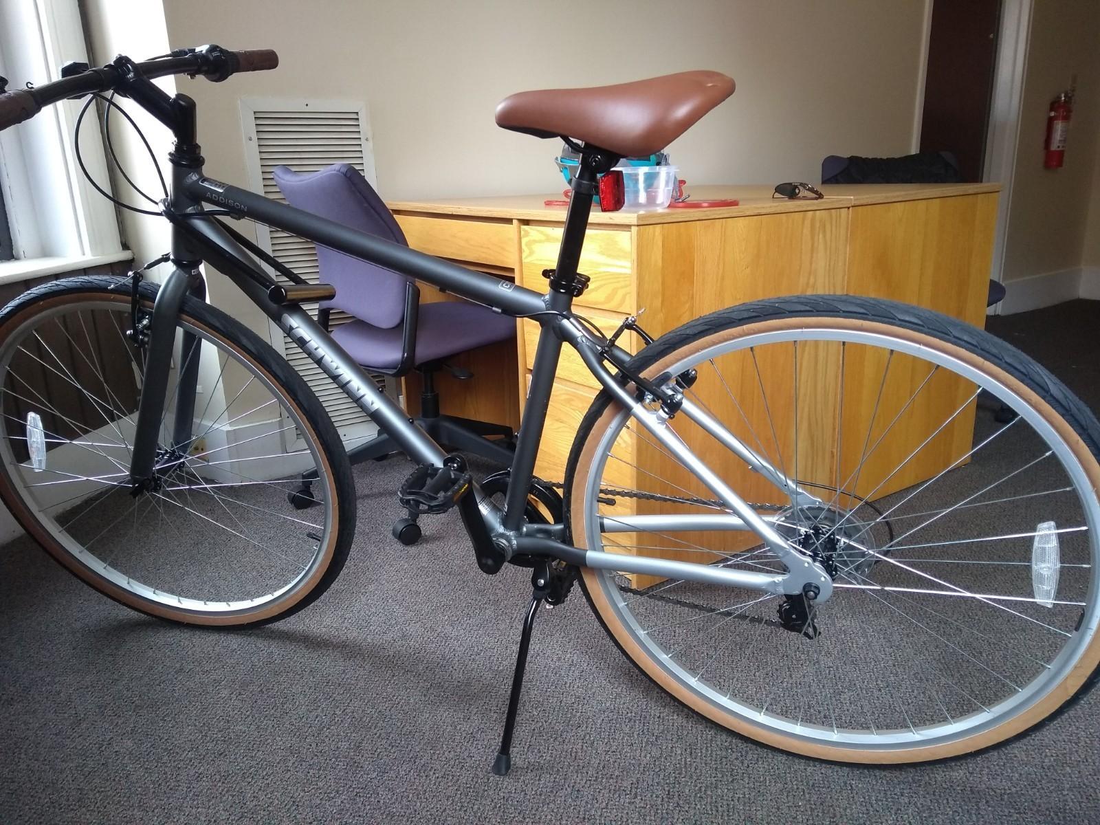 Schwinn Madison Silver, gray or bare metal