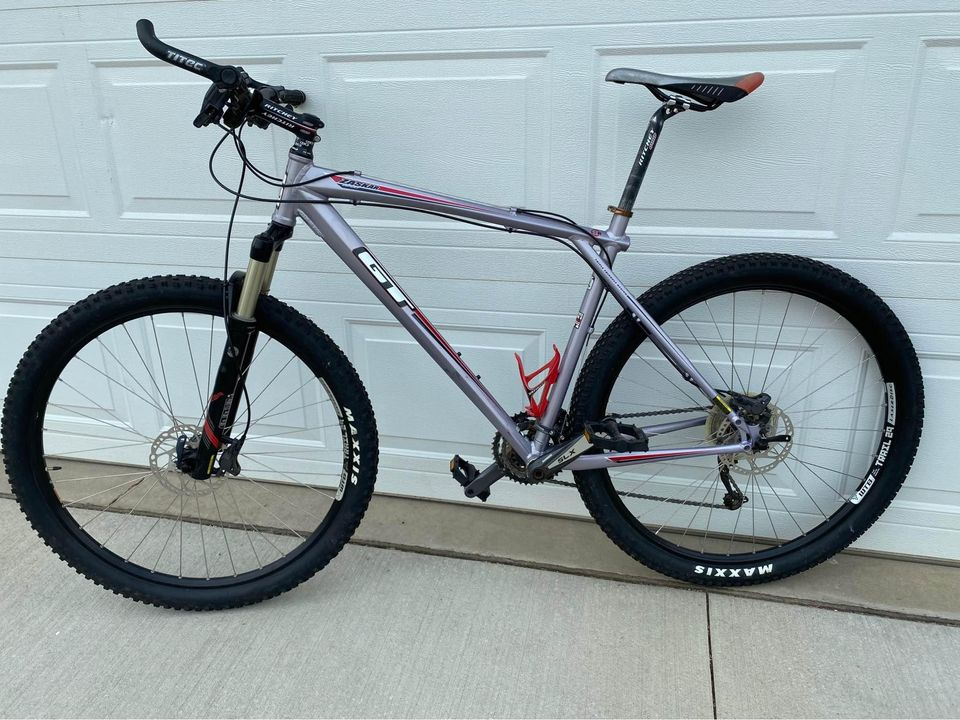 2010 GT Bicycles Zaskar 9’r elite XL mountain bike Silver, gray or bare metal