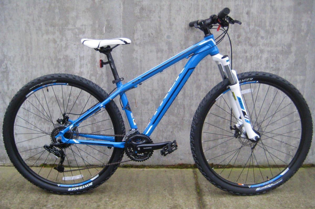 2013 Trek Marlin Blue and White