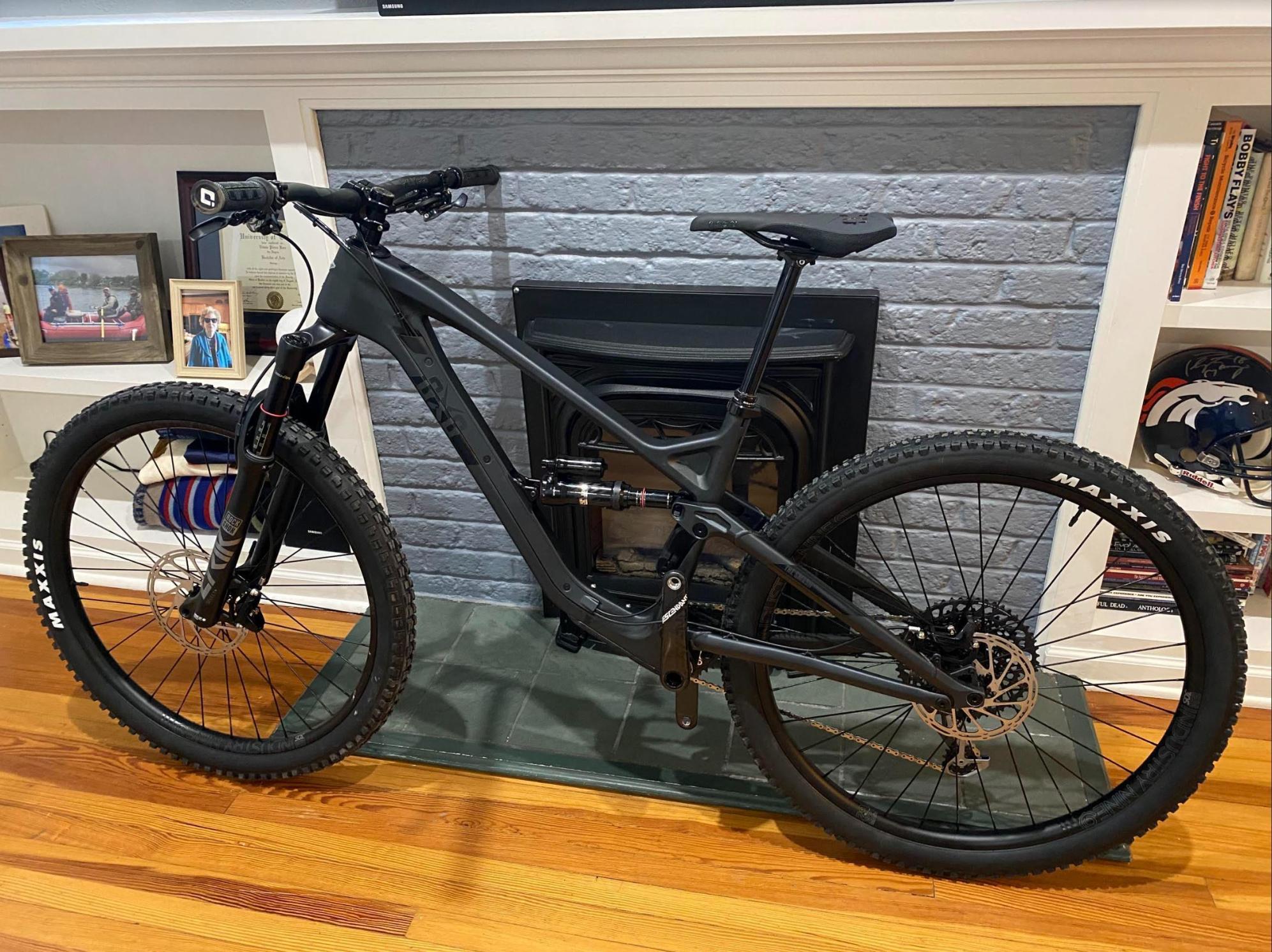 2022 Guerrilla Gravity Smash Black