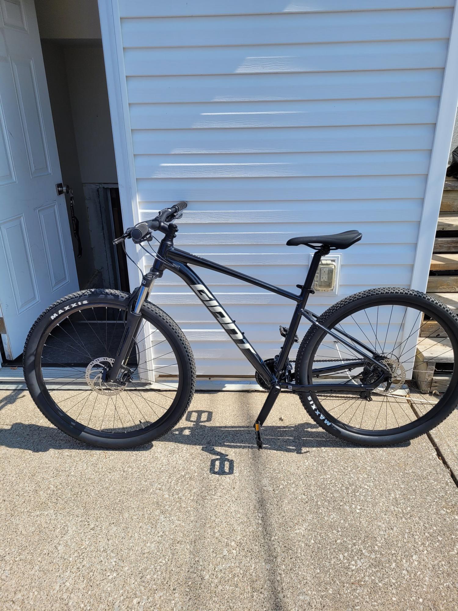 2023 Giant Talon Black