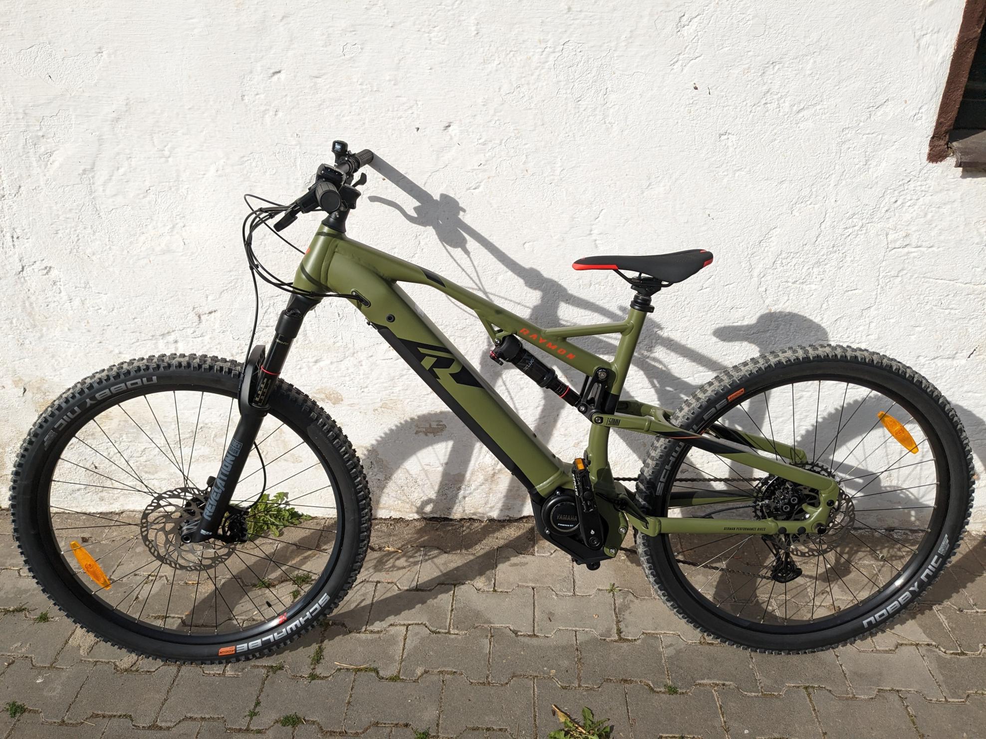 2024 Raymon FullyRay 150E 9.0 Green, Black, and Orange