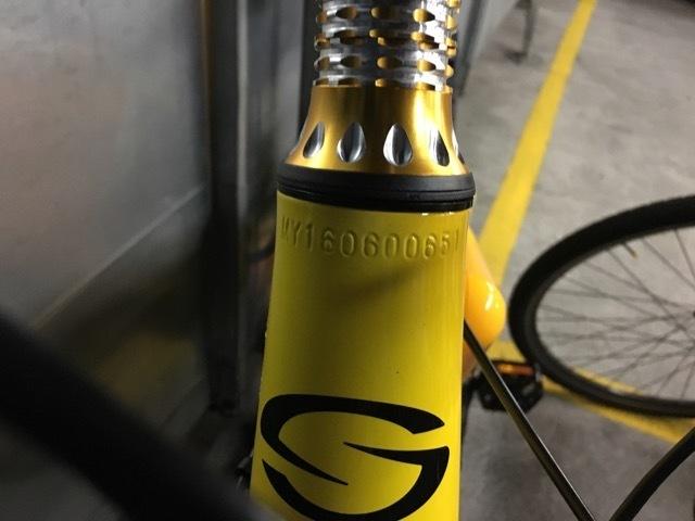 2016 Sondors Fat Bike, Front Shock Yellow or Gold